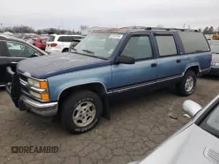 1994 Chevrolet Suburban z VIN 1GNFK16K4RJ348093, wystawiony jako Copart lot #87352784 z przebiegiem 118 442 mil mil oraz Nie do naprawy • Non repairable. Historia ofert i sprzedaży dostępna na DreamBid. Obrazek 1.