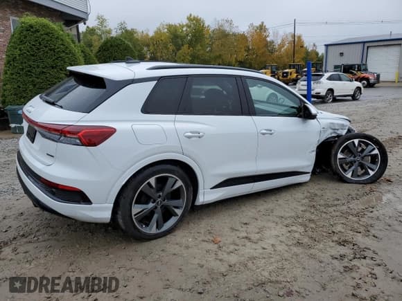 ✅ 2023 Audi Q4 e-tron • VIN: WA1K2BFZ7PP031617 • Lot: 75874984. Wystawiony na Copart z przebiegiem 18 346 mil. Bezpłatny archiwum sprzedaży aukcyjnych z USA i szczegółowy raport historii pojazdu na DreamBid. Zdjęcie 3.