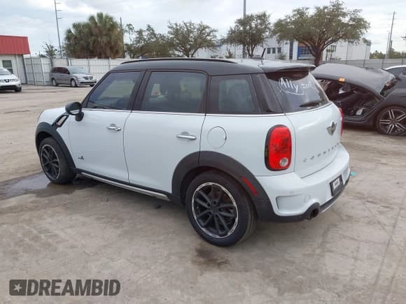 ✅ 2015 MINI Countryman S • VIN: WMWZC5C55FWP44702 • Lot: 43805417. Listed on IAAI with 117,705 mi. Free auction sales archive from the USA and detailed vehicle history report at DreamBid. Image 3.