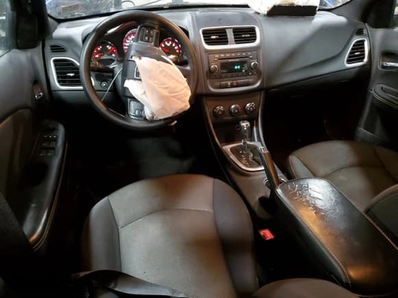 ✅ 2013 Dodge Avenger SE • VIN: 1C3CDZABXDN645600 • Lot: 88946015. Wystawiony na Copart z przebiegiem 85 853 mil. Bezpłatny archiwum sprzedaży aukcyjnych z USA i szczegółowy raport historii pojazdu na DreamBid. Zdjęcie 8.