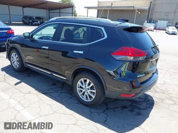 ✅ 2017 Nissan Rogue SV • VIN: 5N1AT2MT8HC884853 • Lot: 42302270. Wystawiony na IAAI z przebiegiem 89 059 mil. Bezpłatny archiwum sprzedaży aukcyjnych z USA i szczegółowy raport historii pojazdu na DreamBid. Zdjęcie 3.