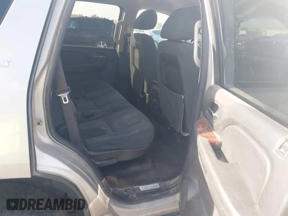 ✅ 2009 Chevrolet Tahoe 1LT • VIN: 1GNFK23049R133033 • Lot: 41140193. Listed on IAAI with 328,375 mi. Free auction sales archive from the USA and detailed vehicle history report at DreamBid. Image 8.