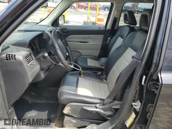 ✅ 2007 Jeep Patriot Limited • VIN: 1J8FF48W37D275916 • Lot: 56585205. Listed on Copart with 106,919 mi. Free auction sales archive from the USA and detailed vehicle history report at DreamBid. Image 7.