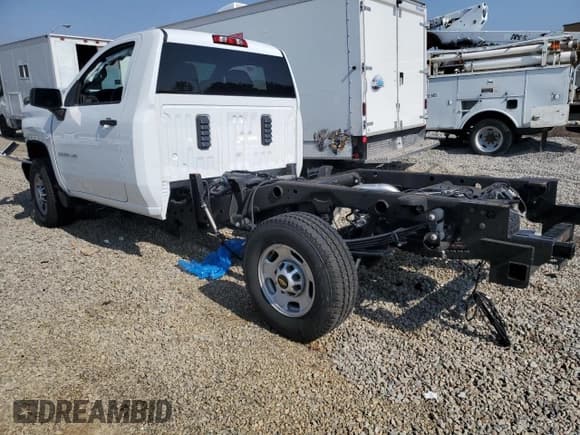 ✅ 2024 Chevrolet Silverado 2500HD • VIN: 1GB0WLE73RF410425 • Лот: 42040355. Опубликован ранее на Copart с пробегом 5 847 миль. Бесплатный доступ к архиву аукционных продаж из США и подробный отчёт об истории автомобиля на DreamBid. Изображение 2.