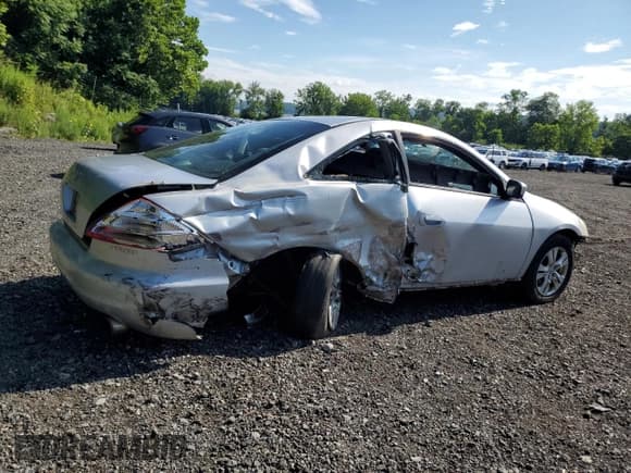 ✅ 2003 Honda Accord LX • VIN: 1HGCM72253A028790 • Lot: 63900985. Wystawiony na Copart z przebiegiem 261 109 mil. Bezpłatny archiwum sprzedaży aukcyjnych z USA i szczegółowy raport historii pojazdu na DreamBid. Zdjęcie 3.