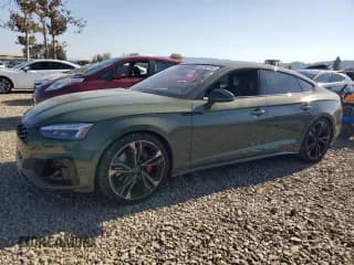 ✅ 2024 Audi S5 Sportback Premium Plus • VIN: WAUC4CF57RA076521 • Лот: 84249765. Опубликован ранее на Copart с пробегом 18 117 миль. Бесплатный доступ к архиву аукционных продаж из США и подробный отчёт об истории автомобиля на DreamBid. Изображение 1.