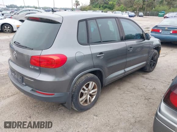 ✅ 2012 Volkswagen Tiguan LE • VIN: WVGAV7AX9CW096668 • Lot: 41664461. Wystawiony na IAAI z przebiegiem 161 725 mil. Bezpłatny archiwum sprzedaży aukcyjnych z USA i szczegółowy raport historii pojazdu na DreamBid. Zdjęcie 4.