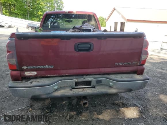 ✅ 2005 Chevrolet Silverado 1500 Z71 • VIN: 1GCEK14T75Z133898 • Лот: 59611495. Опубликован ранее на Copart с пробегом 118 294 миль. Бесплатный доступ к архиву аукционных продаж из США и подробный отчёт об истории автомобиля на DreamBid. Изображение 6.