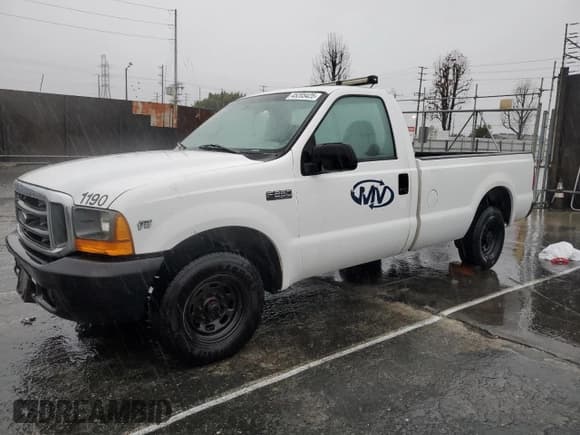 ✅ 1999 Ford F-250 XL • VIN: 1FTNF20L6XEE74882 • Lot: 45205425. Listed on Copart with 248,699 mi. Free auction sales archive from the USA and detailed vehicle history report at DreamBid. Image 1.