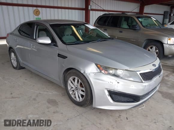 ✅ 2011 Kia Optima LX • VIN: KNAGM4A7XB5194643 • Лот: 42809154. Опубликован ранее на IAAI с пробегом 137 972 миль. Бесплатный доступ к архиву аукционных продаж из США и подробный отчёт об истории автомобиля на DreamBid. Изображение 1.