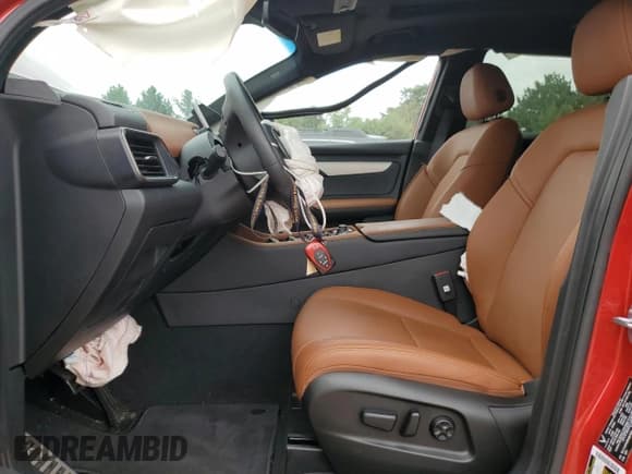 ✅ 2024 VinFast VF 8 Plus • VIN: RLLV1AFA3RH007957 • Лот: 68978245. Опубликован ранее на Copart с пробегом Не указан. Бесплатный доступ к архиву аукционных продаж из США и подробный отчёт об истории автомобиля на DreamBid. Изображение 7.