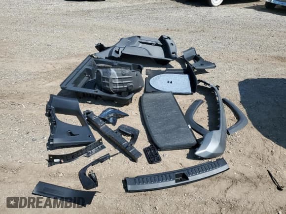 ✅ 2026 Chevrolet Equinox FWD LT • VIN: 3GNAXHEGXTL104871 • Lot: 62015055. Wystawiony na Copart z przebiegiem 368 mil. Bezpłatny archiwum sprzedaży aukcyjnych z USA i szczegółowy raport historii pojazdu na DreamBid. Zdjęcie 13.