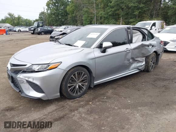 2020 Toyota Camry SE with VIN 4T1G11AKXLU502878, listed as a IAAI auction lot 43291241 with 85,235 mi miles and . Bid and sale history available at DreamBid. Image 17.