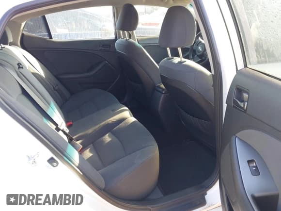 ✅ 2015 Kia Optima LX • VIN: KNAGM4A73F5594064 • Lot: 43885751. Wystawiony na IAAI z przebiegiem 135 694 mil. Bezpłatny archiwum sprzedaży aukcyjnych z USA i szczegółowy raport historii pojazdu na DreamBid. Zdjęcie 8.