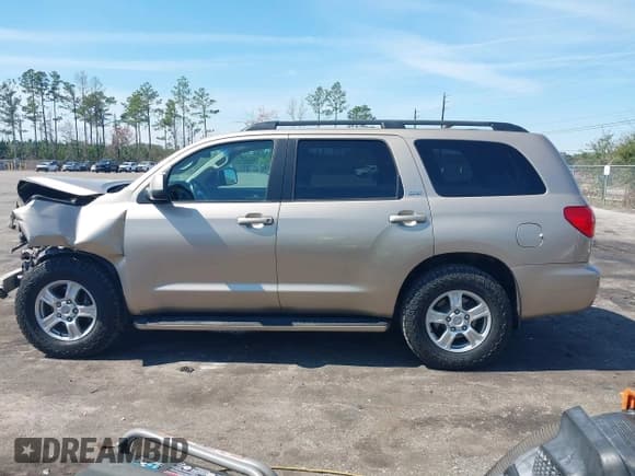 ✅ 2008 Toyota Sequoia SR5 • VIN: 5TDBY64AX8S010888 • Lot: 41686880. Listed on IAAI with 146,358 mi. Free auction sales archive from the USA and detailed vehicle history report at DreamBid. Image 14.