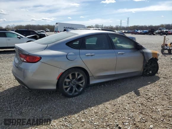 ✅ 2016 Chrysler 200 S • VIN: 1C3CCCDG3GN147931 • Lot: 70498525. Listed on Copart with Not provided. Free auction sales archive from the USA and detailed vehicle history report at DreamBid. Image 3.