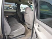 ✅ 2001 Chevrolet Suburban LT • VIN: 3GNEC16T21G248839 • Lot: 43263451. Wystawiony na IAAI z przebiegiem 238 937 mil. Bezpłatny archiwum sprzedaży aukcyjnych z USA i szczegółowy raport historii pojazdu na DreamBid. Zdjęcie 8.