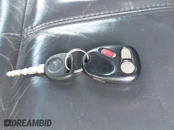 ✅ 2001 Chevrolet Silverado 1500 • VIN: 2GCEK19T611107479 • Лот: 42675246. Опубликован ранее на IAAI с пробегом 194 407 миль. Бесплатный доступ к архиву аукционных продаж из США и подробный отчёт об истории автомобиля на DreamBid. Изображение 11.