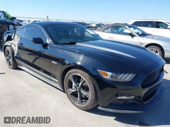✅ 2017 Ford Mustang GT Premium • VIN: 1FA6P8CF7H5217439 • Lot: 43650567. Wystawiony na IAAI z przebiegiem 50 071 mil. Bezpłatny archiwum sprzedaży aukcyjnych z USA i szczegółowy raport historii pojazdu na DreamBid. Zdjęcie 1.