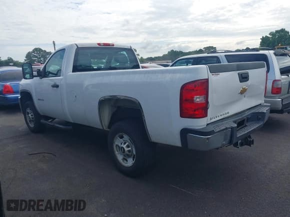 ✅ 2013 Chevrolet Silverado 2500HD Work Truck • VIN: 1GC0CVCG0DF224630 • Lot: 42519505. Wystawiony na IAAI z przebiegiem 180 447 mil. Bezpłatny archiwum sprzedaży aukcyjnych z USA i szczegółowy raport historii pojazdu na DreamBid. Zdjęcie 3.