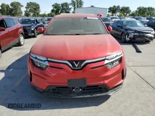 ✅ 2023 VinFast VF 8 Plus • VIN: RLLV1AFA5PH003227 • Lot: 58780524. Wystawiony na Copart z przebiegiem 18 mil. Bezpłatny archiwum sprzedaży aukcyjnych z USA i szczegółowy raport historii pojazdu na DreamBid. Zdjęcie 5.