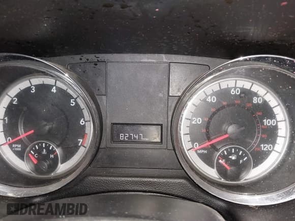 ✅ 2019 Dodge Grand Caravan SXT • VIN: 2C4RDGCG8KR562654 • Лот: 43518990. Опубликован ранее на IAAI с пробегом 82 747 миль. Бесплатный доступ к архиву аукционных продаж из США и подробный отчёт об истории автомобиля на DreamBid. Изображение 7.