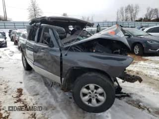 2003 Dodge Dakota SLT с VIN 1D7HL48X83S133929, выставлен на аукционе Copart как лот 71709772 с пробегом Не указан миль и На запчасти • Non repairable. История ставок и продаж доступна на DreamBid. Изображение 1.