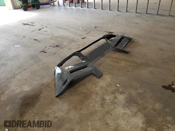 ✅ 2022 Rolls-Royce Cullinan Black Badge • VIN: SLATV8C08NU209969 • Lot: 57734634. Wystawiony na Copart z przebiegiem Nie podano. Bezpłatny archiwum sprzedaży aukcyjnych z USA i szczegółowy raport historii pojazdu na DreamBid. Zdjęcie 2.