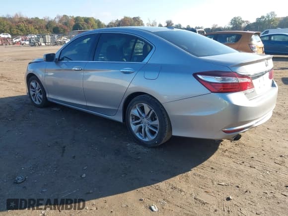 ✅ 2017 Honda Accord EX-L • VIN: 1HGCR3F86HA039166 • Lot: 43585784. Listed on IAAI with 101,136 mi. Free auction sales archive from the USA and detailed vehicle history report at DreamBid. Image 3.