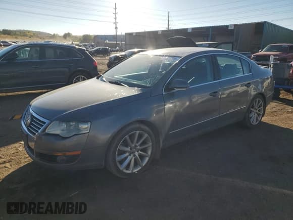 ✅ 2008 Volkswagen Passat VR6 • VIN: WVWDU73C48E073357 • Лот: 77601794. Опубликован ранее на Copart с пробегом 161 856 миль. Бесплатный доступ к архиву аукционных продаж из США и подробный отчёт об истории автомобиля на DreamBid. Изображение 1.