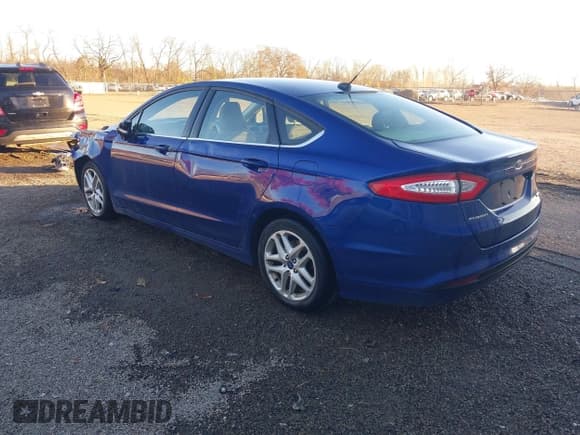 ✅ 2016 Ford Fusion SE • VIN: 3FA6P0HDXGR240993 • Lot: 43724206. Wystawiony na IAAI z przebiegiem 200 705 mil. Bezpłatny archiwum sprzedaży aukcyjnych z USA i szczegółowy raport historii pojazdu na DreamBid. Zdjęcie 3.