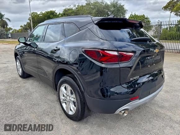 ✅ 2021 Chevrolet Blazer LT • VIN: 3GNKBCR43MS562863 • Lot: 95576295. Listed on Copart with 2,060 mi. Free auction sales archive from the USA and detailed vehicle history report at DreamBid. Image 2.