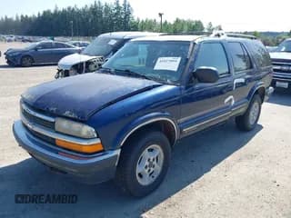 ✅ 1999 Chevrolet Blazer Trailblazer • VIN: 1GNDT13W8X2144187 • Lot: 42427095. Wystawiony na IAAI z przebiegiem Nie podano. Bezpłatny archiwum sprzedaży aukcyjnych z USA i szczegółowy raport historii pojazdu na DreamBid. Zdjęcie 2.