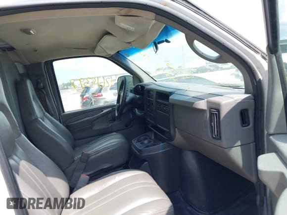 ✅ 2005 Chevrolet Express Cargo • VIN: 1GCFG15X151253802 • Lot: 42618397. Listed on IAAI with 212,370 mi. Free auction sales archive from the USA and detailed vehicle history report at DreamBid. Image 5.