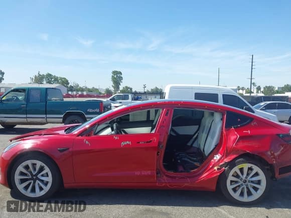 ✅ 2021 Tesla Model 3 Long Range • VIN: 5YJ3E1EB6MF879669 • Lot: 42332384. Wystawiony na IAAI z przebiegiem 81 548 mil. Bezpłatny archiwum sprzedaży aukcyjnych z USA i szczegółowy raport historii pojazdu na DreamBid. Zdjęcie 20.