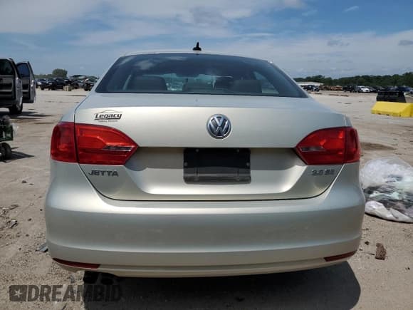 ✅ 2011 Volkswagen Jetta SE • VIN: 3VWDX7AJ5BM395660 • Lot: 64229675. Listed on Copart with 123,644 mi. Free auction sales archive from the USA and detailed vehicle history report at DreamBid. Image 6.