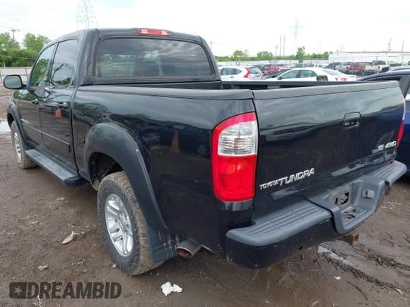 ✅ 2005 Toyota Tundra Limited • VIN: 5TBDT48105S487212 • Lot: 42209364. Listed on IAAI with 194,883 mi. Free auction sales archive from the USA and detailed vehicle history report at DreamBid. Image 3.