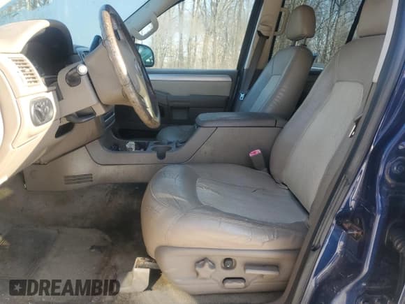 ✅ 2004 Mercury Mountaineer Convenience • VIN: 4M2ZU86K54UJ01420 • Lot: 88252685. Wystawiony na Copart z przebiegiem Nie podano. Bezpłatny archiwum sprzedaży aukcyjnych z USA i szczegółowy raport historii pojazdu na DreamBid. Zdjęcie 7.