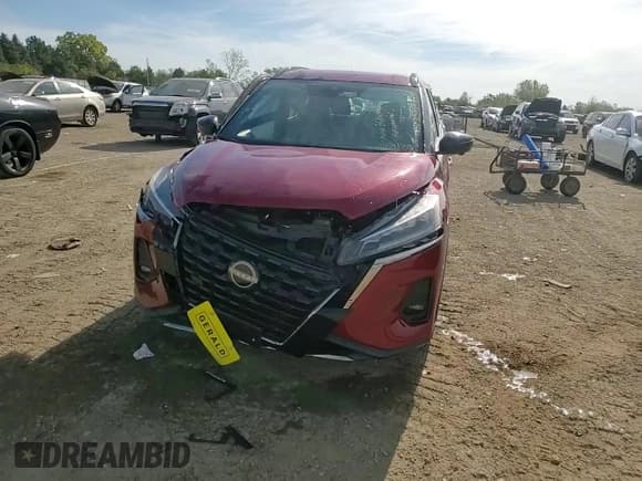 ✅ 2024 Nissan Kicks SR • VIN: 3N1CP5DVXRL484564 • Lot: 82140155. Wystawiony na Copart z przebiegiem 8 400 mil. Bezpłatny archiwum sprzedaży aukcyjnych z USA i szczegółowy raport historii pojazdu na DreamBid. Zdjęcie 13.