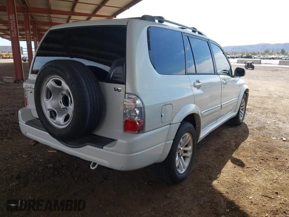 ✅ 2005 Suzuki XL7 LX • VIN: JS3TY92V954100876 • Лот: 41799284. Опубликован ранее на IAAI с пробегом 203 303 миль. Бесплатный доступ к архиву аукционных продаж из США и подробный отчёт об истории автомобиля на DreamBid. Изображение 4.