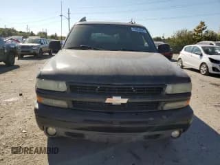 ✅ 2003 Chevrolet Suburban Z71 • VIN: 3GNFK16Z53G328120 • Lot: 75628484. Wystawiony na Copart z przebiegiem 221 108 mil. Bezpłatny archiwum sprzedaży aukcyjnych z USA i szczegółowy raport historii pojazdu na DreamBid. Zdjęcie 5.