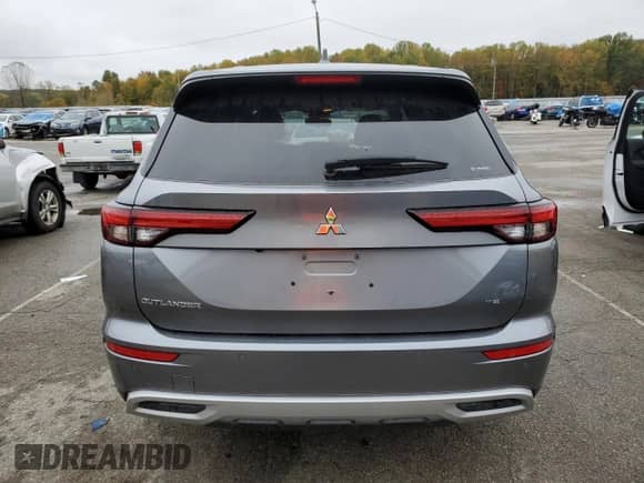2024 Mitsubishi Outlander SE с VIN JA4J4VA83RZ035158, выставлен на аукционе Copart как лот 89852345 с пробегом 21 948 миль миль и Списание • Salvage title. История ставок и продаж доступна на DreamBid. Изображение 6.