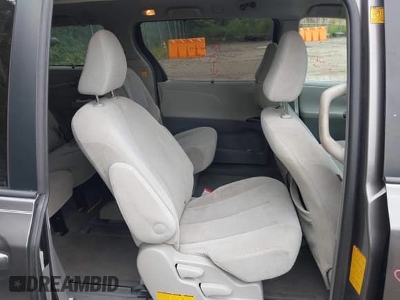 ✅ 2011 Toyota Sienna LE AAS • VIN: 5TDKK3DCXBS096051 • Lot: 43175066. Listed on IAAI with 269,530 mi. Free auction sales archive from the USA and detailed vehicle history report at DreamBid. Image 8.
