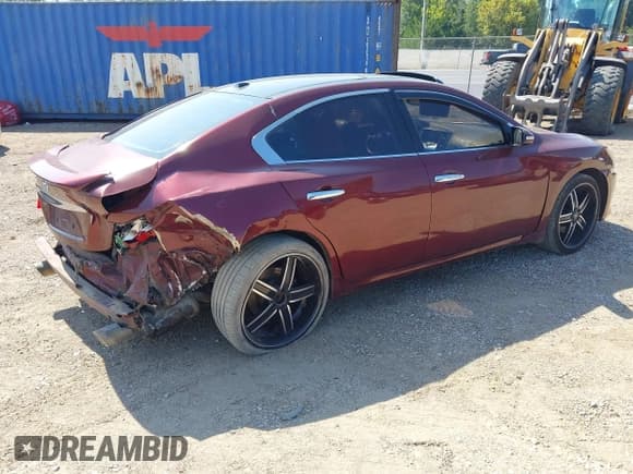 ✅ 2011 Nissan Maxima SV • VIN: 1N4AA5AP6BC800920 • Lot: 43158221. Wystawiony na IAAI z przebiegiem 209 024 mil. Bezpłatny archiwum sprzedaży aukcyjnych z USA i szczegółowy raport historii pojazdu na DreamBid. Zdjęcie 4.