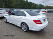 ✅ 2014 Mercedes-Benz C 250 Sport • VIN: WDDGF4HBXEG203170 • Lot: 43379040. Wystawiony na IAAI z przebiegiem 112 411 mil. Bezpłatny archiwum sprzedaży aukcyjnych z USA i szczegółowy raport historii pojazdu na DreamBid. Zdjęcie 3.