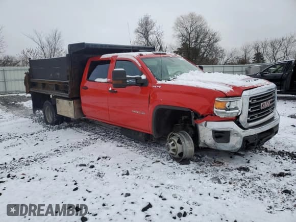 ✅ 2018 GMC Sierra 3500 • VIN: 1GD42VCY0JF210554 • Lot: 83043574. Listed on Copart with 99,398 mi. Free auction sales archive from the USA and detailed vehicle history report at DreamBid. Image 4.
