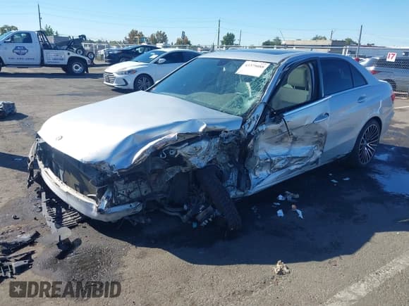 ✅ 2014 Mercedes-Benz E 350 Sport • VIN: WDDHF5KB2EA816809 • Lot: 43379088. Listed on IAAI with 142,824 mi. Free auction sales archive from the USA and detailed vehicle history report at DreamBid. Image 2.