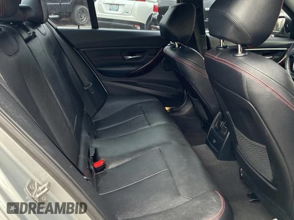 ✅ 2015 BMW 3 Series 328d • VIN: WBA3D3C54FK158474 • Lot: 80858675. Wystawiony na Copart z przebiegiem 111 342 mil. Bezpłatny archiwum sprzedaży aukcyjnych z USA i szczegółowy raport historii pojazdu na DreamBid. Zdjęcie 6.