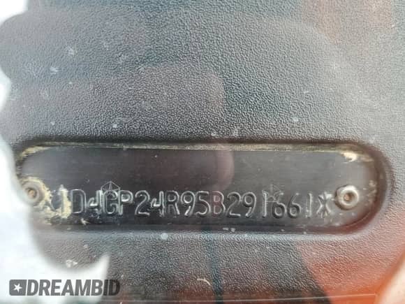 2005 Dodge Caravan SE с VIN 1D4GP24R95B291661, выставлен на аукционе Copart как лот 68645944 с пробегом 197 096 миль миль и Списание • Salvage title. История ставок и продаж доступна на DreamBid. Изображение 13.