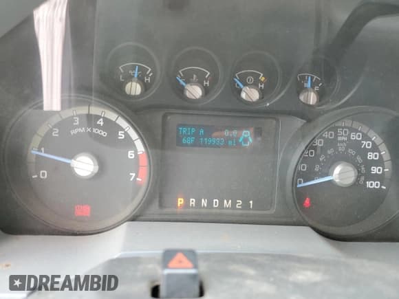 ✅ 2012 Ford F-350 XL • VIN: 1FTBF3B68CEB86727 • Lot: 47553045. Listed on Copart with 119,933 mi. Free auction sales archive from the USA and detailed vehicle history report at DreamBid. Image 9.